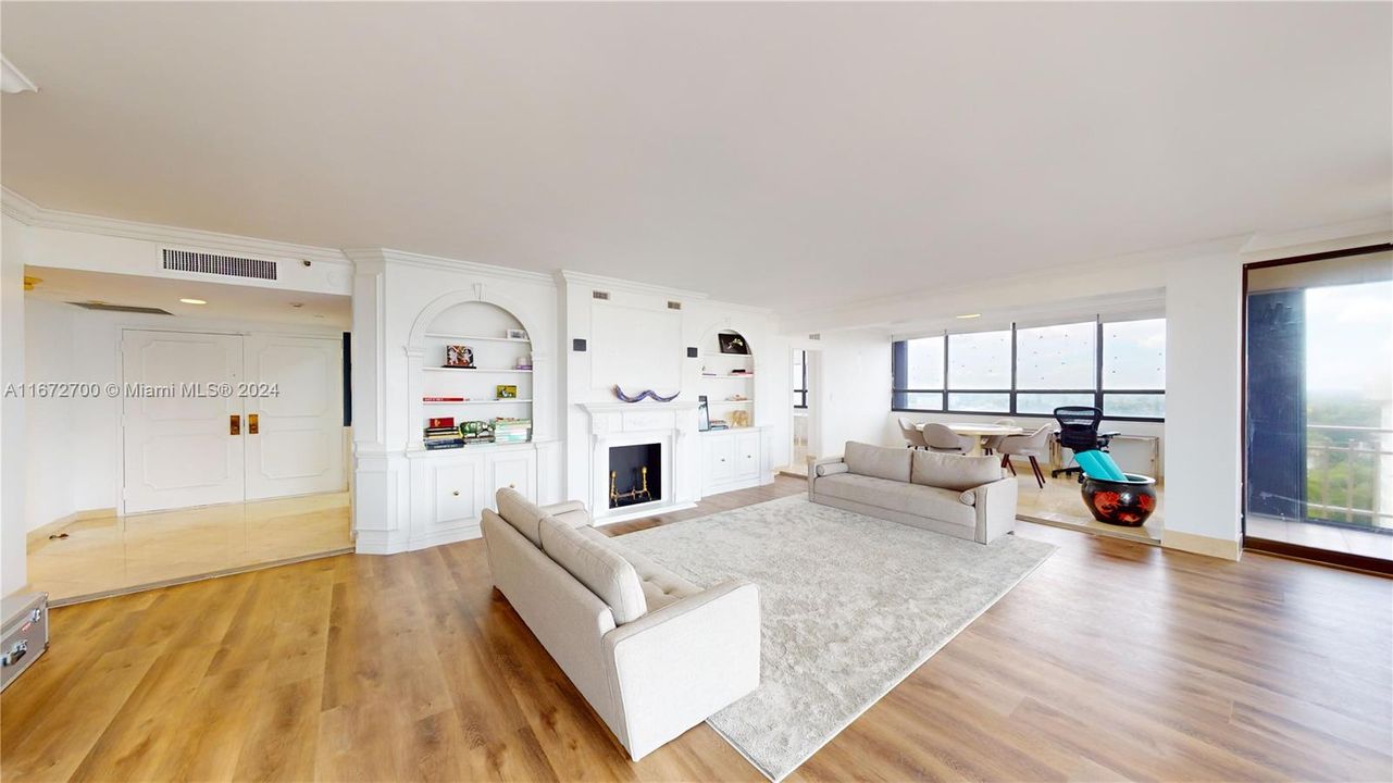 For Sale: $640,000 (2 beds, 2 baths, 2215 Square Feet)