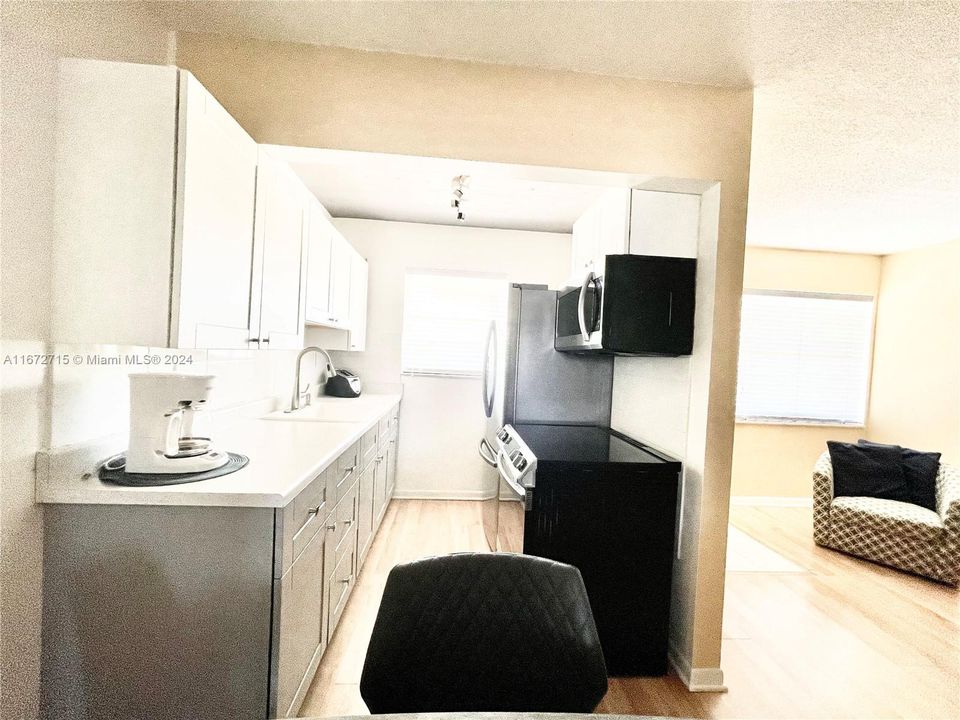 For Sale: $134,900 (1 beds, 1 baths, 510 Square Feet)