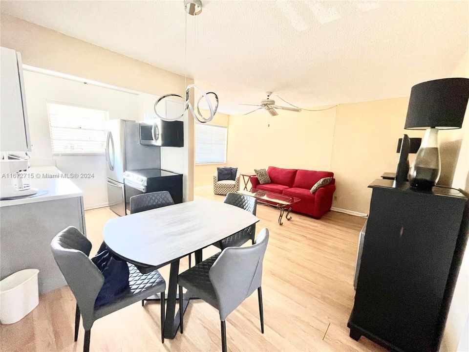 For Sale: $134,900 (1 beds, 1 baths, 510 Square Feet)