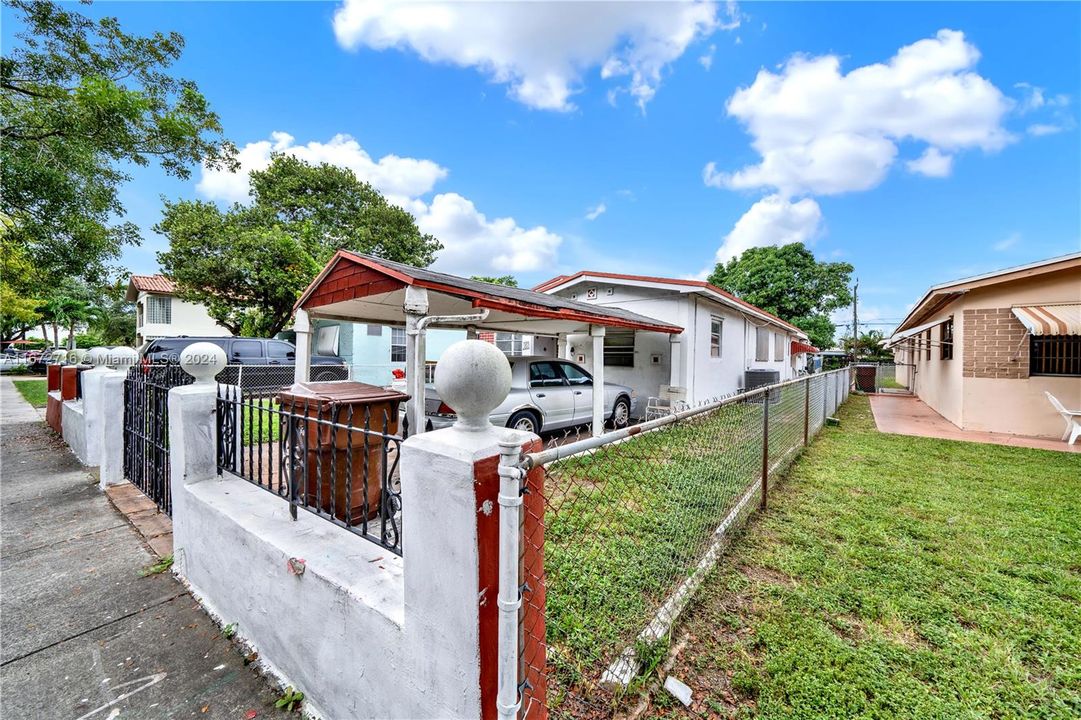 For Sale: $475,000 (2 beds, 2 baths, 1713 Square Feet)