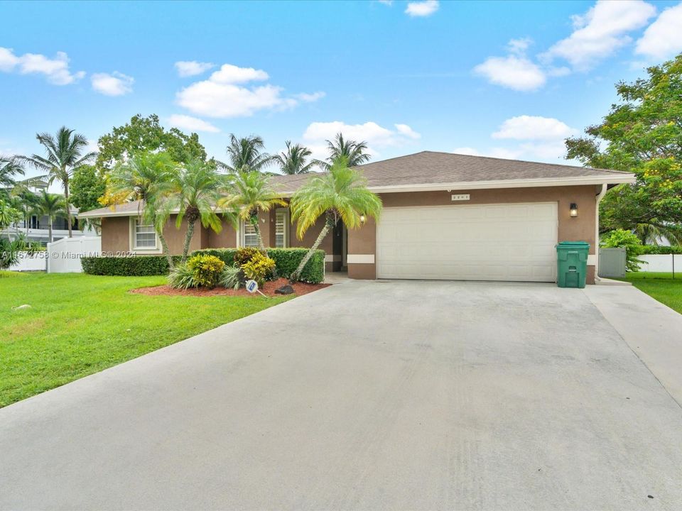 For Sale: $1,040,000 (4 beds, 3 baths, 2218 Square Feet)