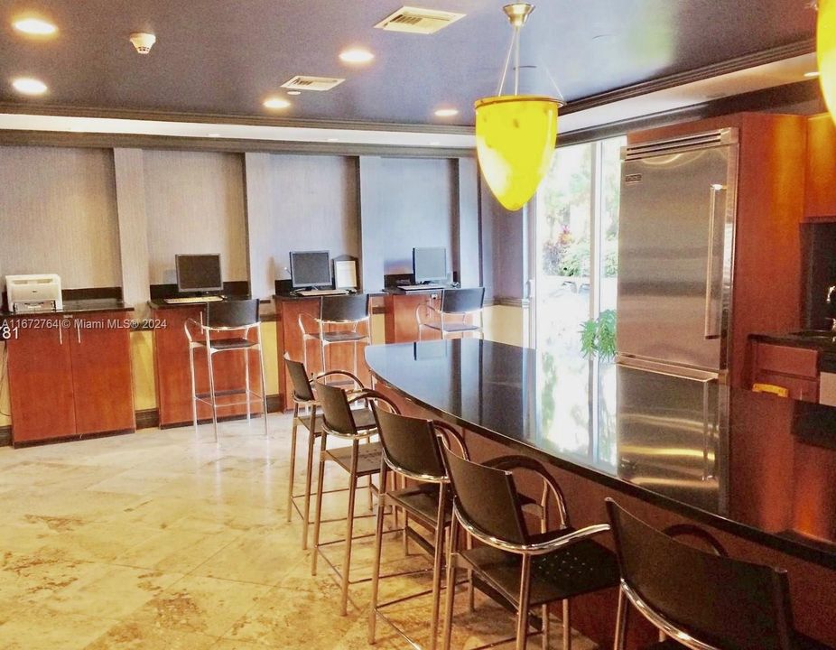 En Venta: $438,000 (2 camas, 2 baños, 0 Pies cuadrados)