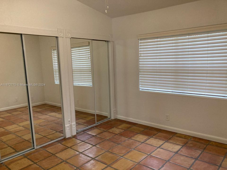 For Rent: $2,850 (2 beds, 2 baths, 893 Square Feet)