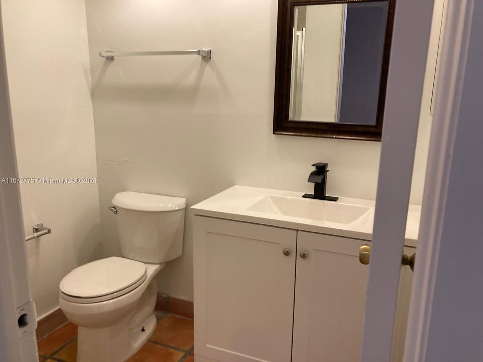 For Rent: $2,850 (2 beds, 2 baths, 893 Square Feet)