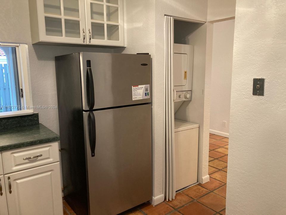 For Rent: $2,850 (2 beds, 2 baths, 893 Square Feet)