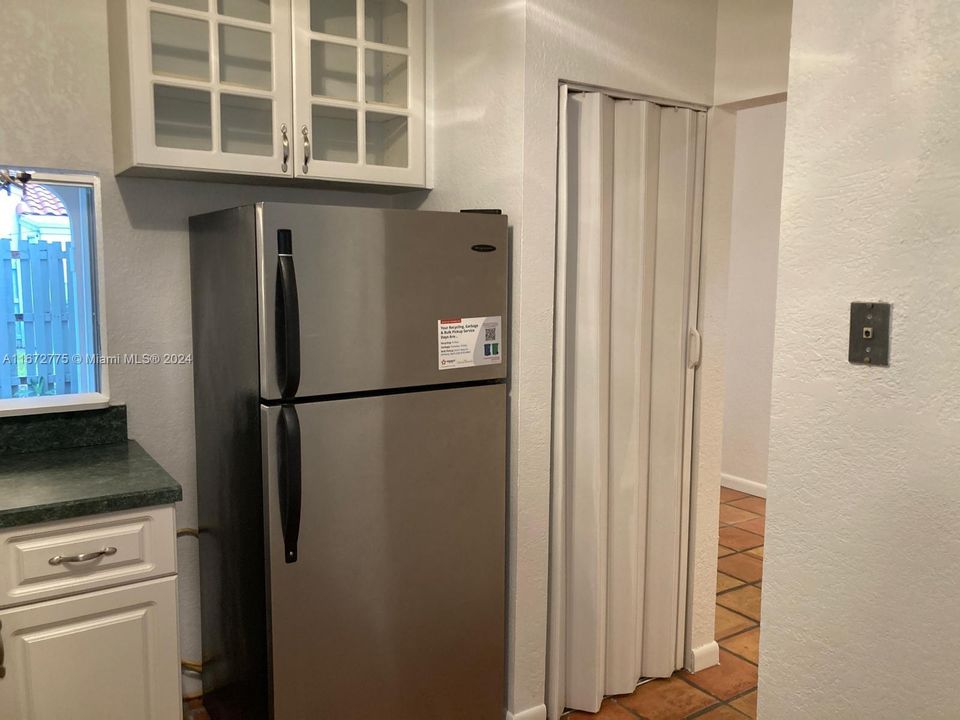 For Rent: $2,850 (2 beds, 2 baths, 893 Square Feet)