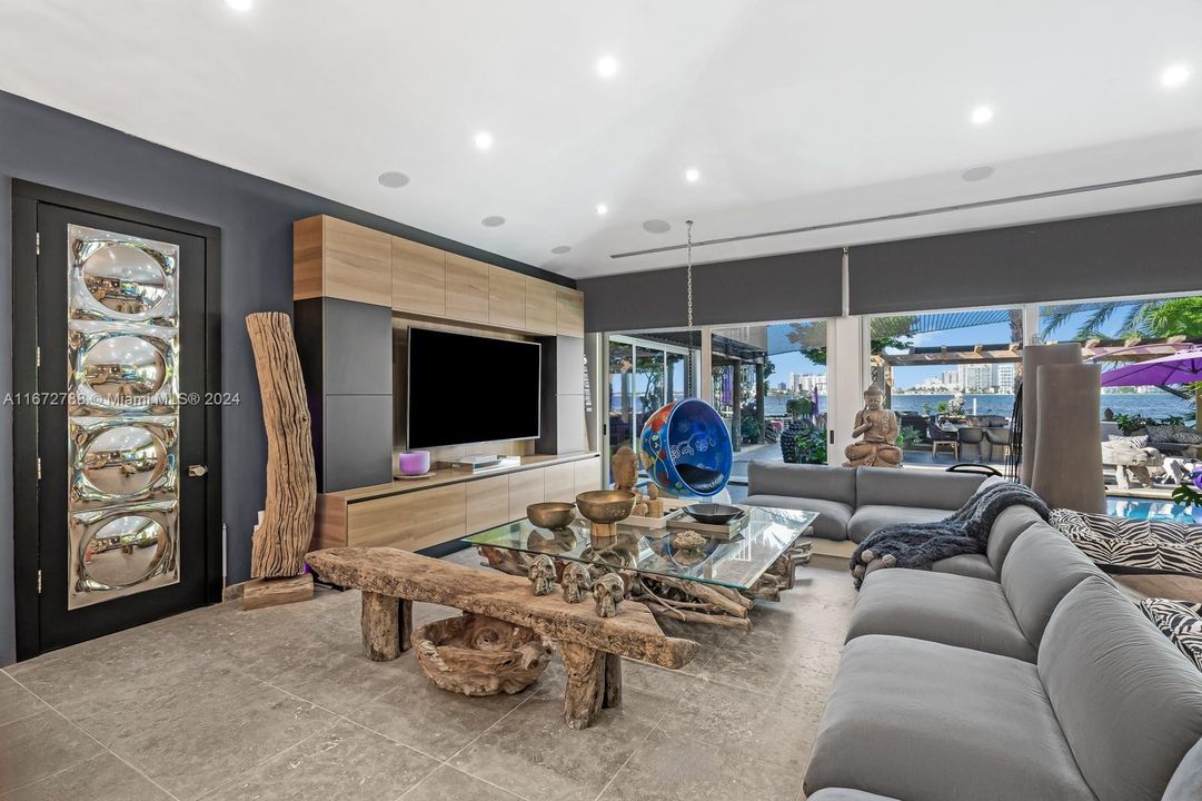 For Sale: $7,999,000 (4 beds, 4 baths, 3131 Square Feet)