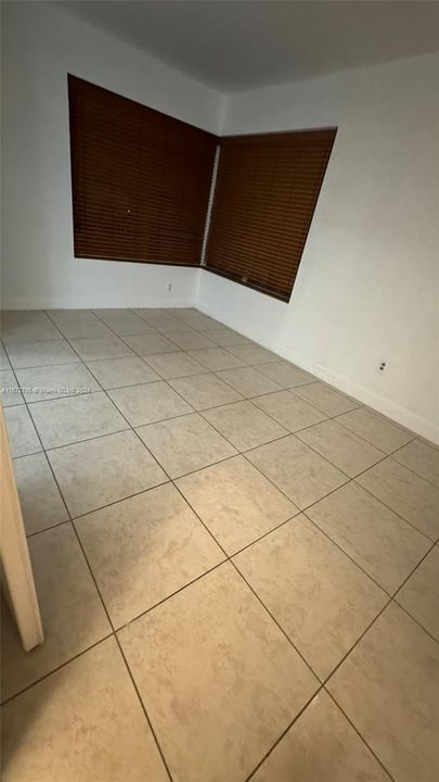 Active With Contract: $2,500 (2 beds, 2 baths, 1053 Square Feet)