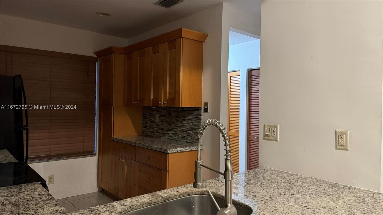 Active With Contract: $2,500 (2 beds, 2 baths, 1053 Square Feet)