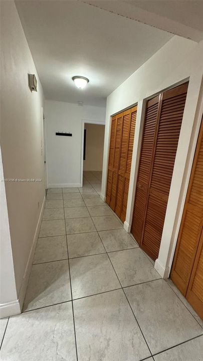 Active With Contract: $2,500 (2 beds, 2 baths, 1053 Square Feet)