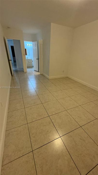 Active With Contract: $2,500 (2 beds, 2 baths, 1053 Square Feet)