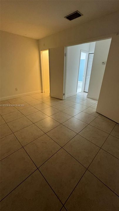 Active With Contract: $2,500 (2 beds, 2 baths, 1053 Square Feet)