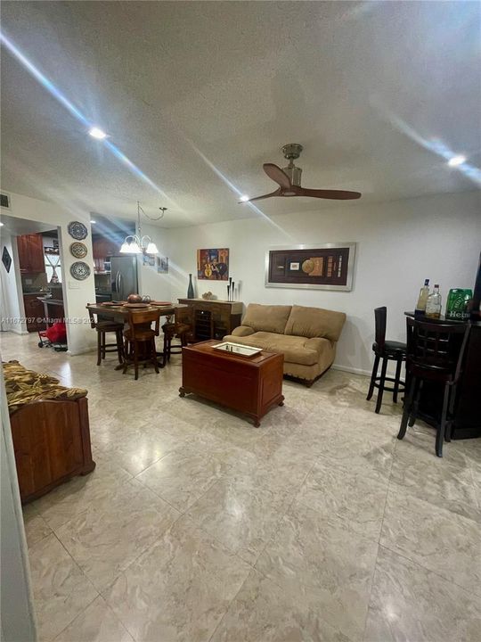 En Venta: $159,900 (2 camas, 2 baños, 850 Pies cuadrados)