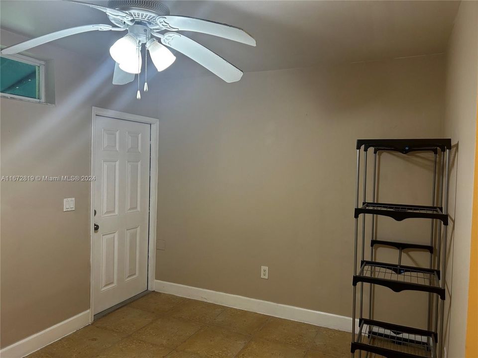 Active With Contract: $1,350 (0 beds, 1 baths, 4240 Square Feet)