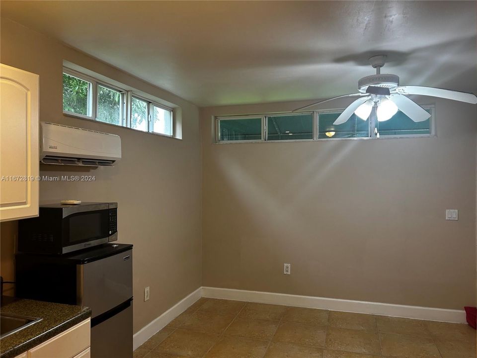 Active With Contract: $1,350 (0 beds, 1 baths, 4240 Square Feet)