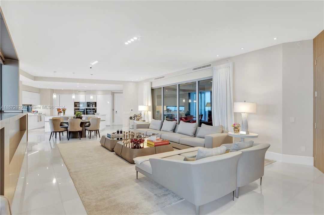 For Sale: $5,600,000 (3 beds, 4 baths, 3171 Square Feet)