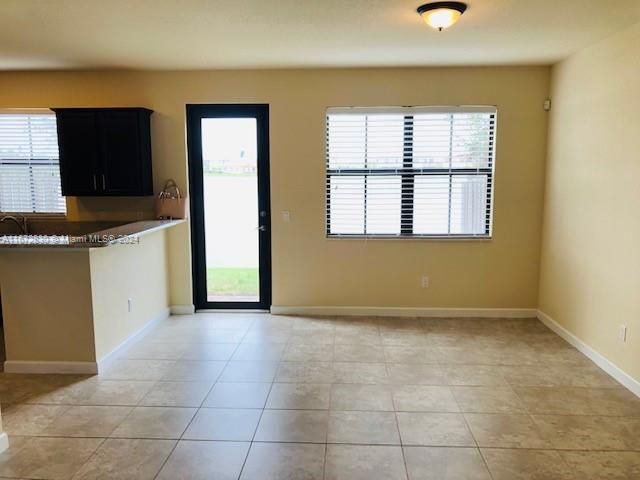 For Rent: $4,000 (3 beds, 2 baths, 1875 Square Feet)