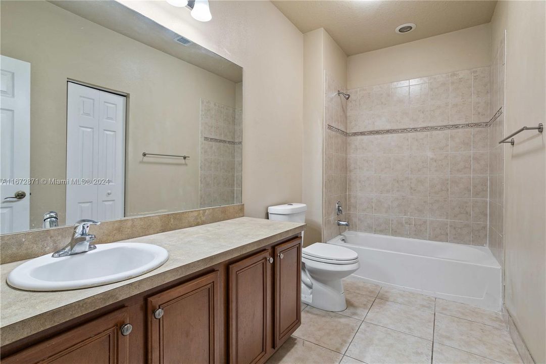 For Sale: $419,000 (4 beds, 2 baths, 2652 Square Feet)