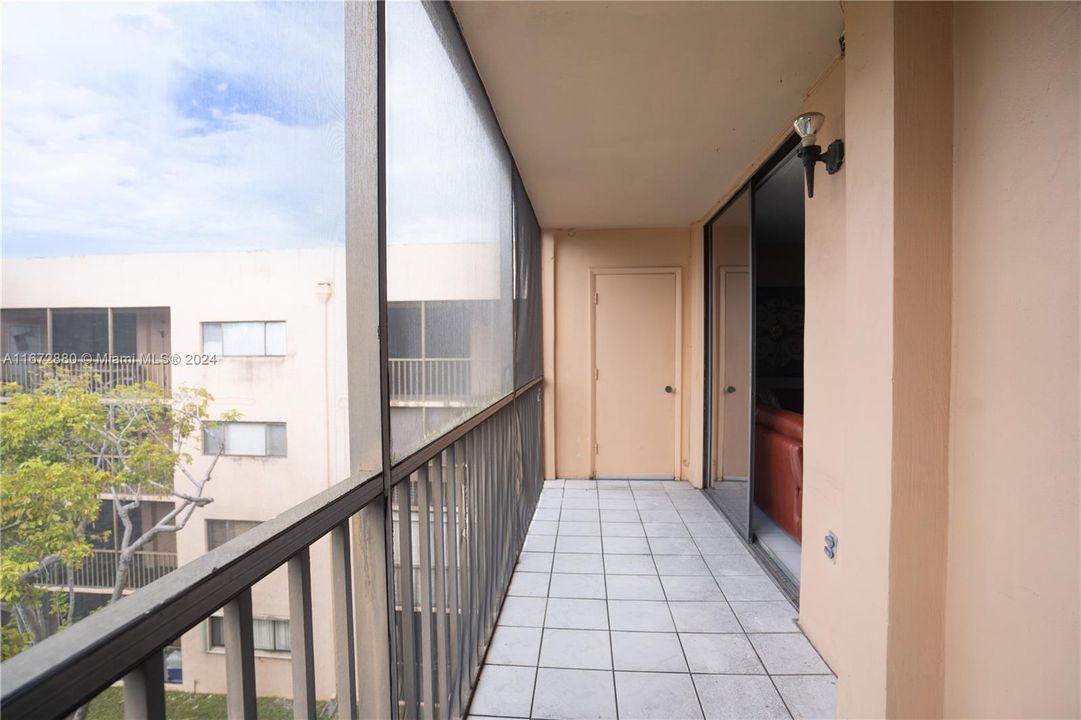 En Venta: $270,000 (2 camas, 2 baños, 965 Pies cuadrados)