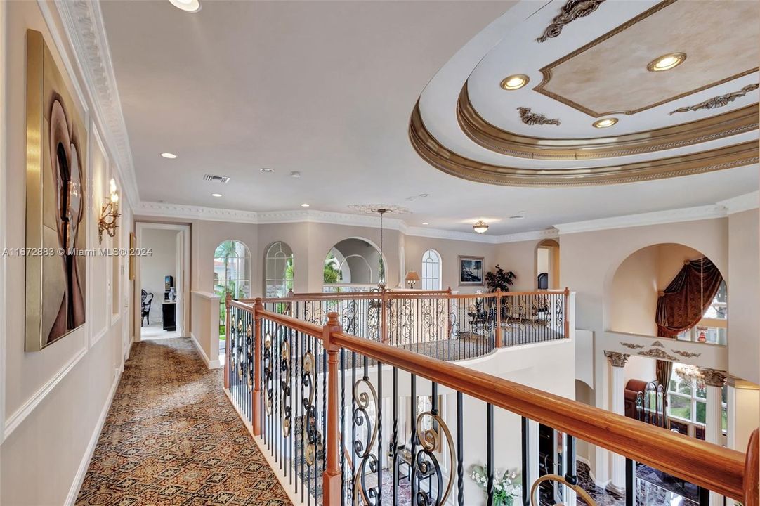 For Sale: $5,995,000 (5 beds, 6 baths, 5340 Square Feet)