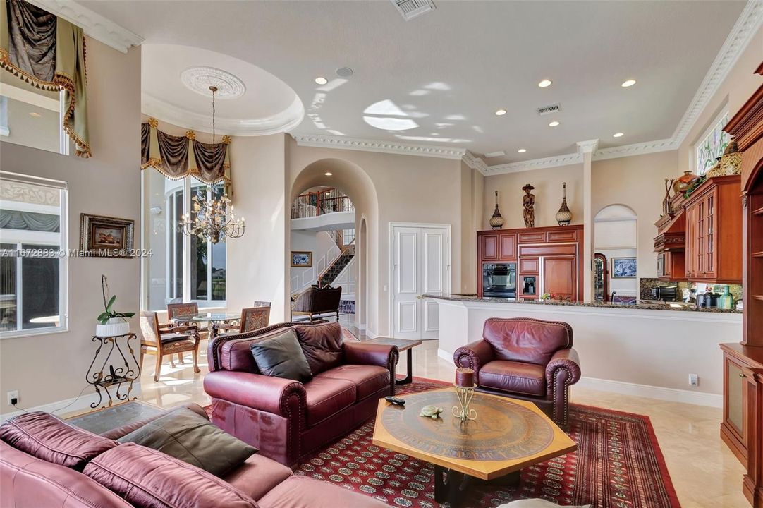 For Sale: $5,995,000 (5 beds, 6 baths, 5340 Square Feet)