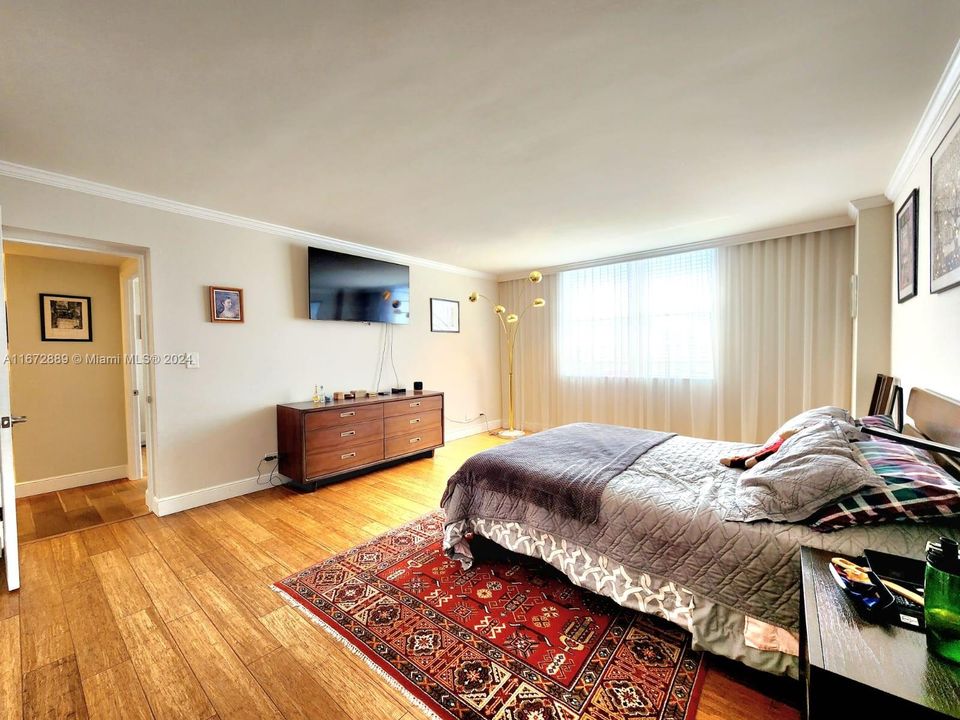 Recently Sold: $799,000 (3 beds, 3 baths, 1890 Square Feet)