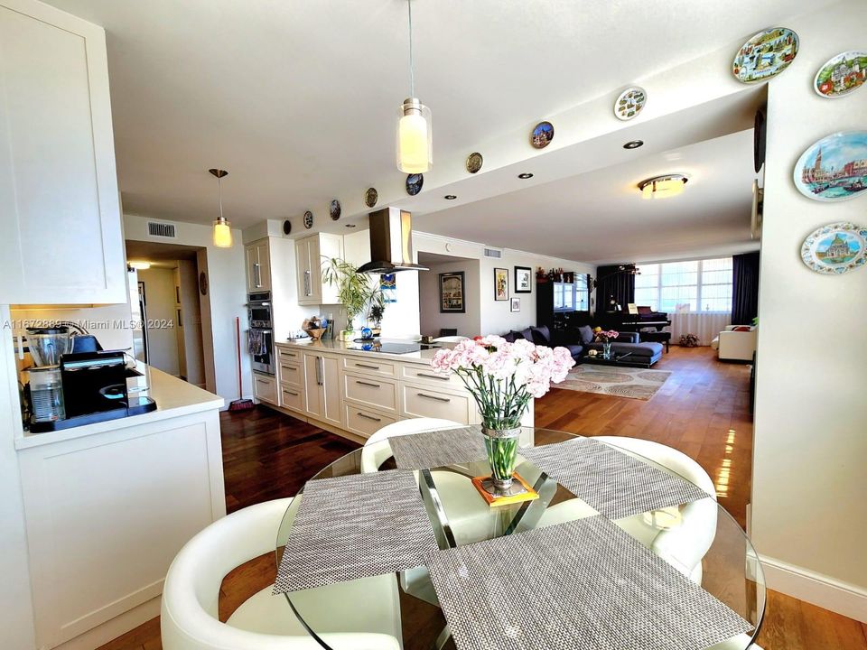 Recently Sold: $799,000 (3 beds, 3 baths, 1890 Square Feet)