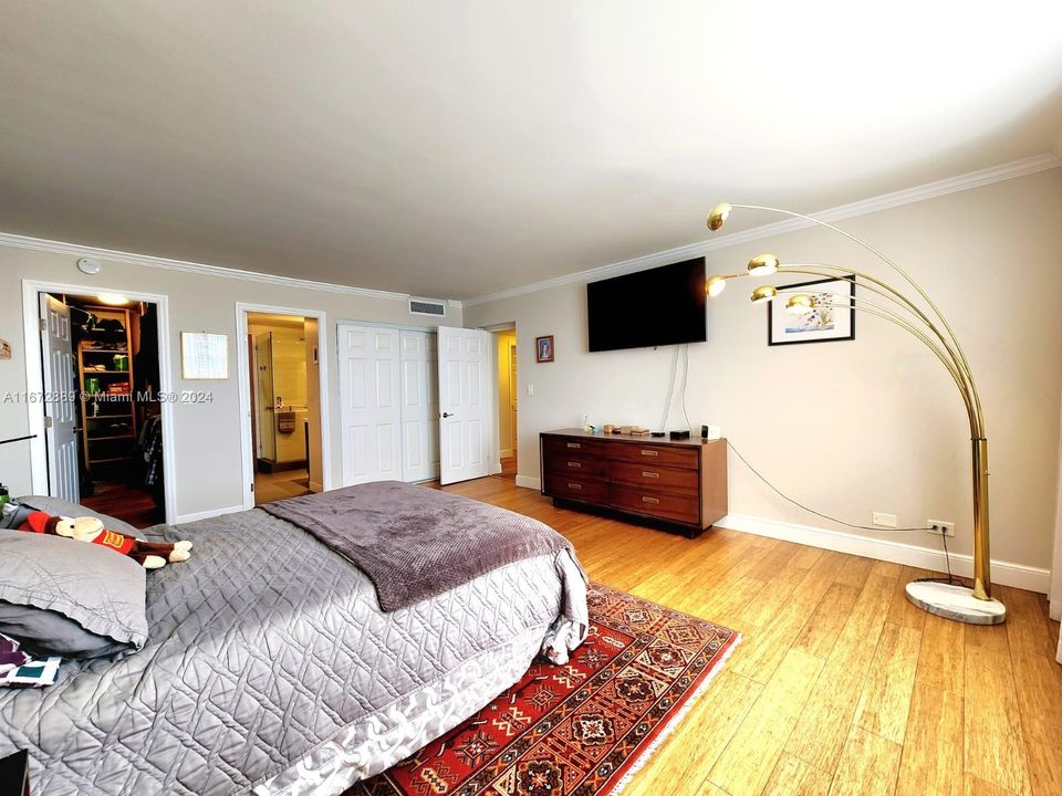 Recently Sold: $799,000 (3 beds, 3 baths, 1890 Square Feet)