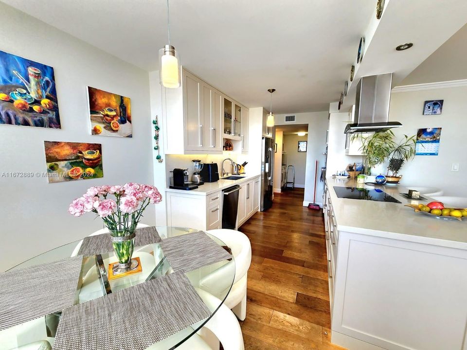 Recently Sold: $799,000 (3 beds, 3 baths, 1890 Square Feet)