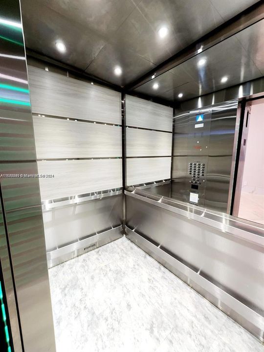 Recently Sold: $799,000 (3 beds, 3 baths, 1890 Square Feet)