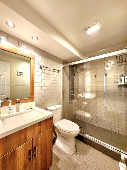 Recently Sold: $799,000 (3 beds, 3 baths, 1890 Square Feet)