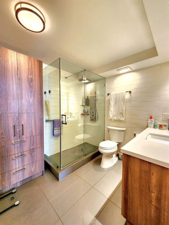 Recently Sold: $799,000 (3 beds, 3 baths, 1890 Square Feet)