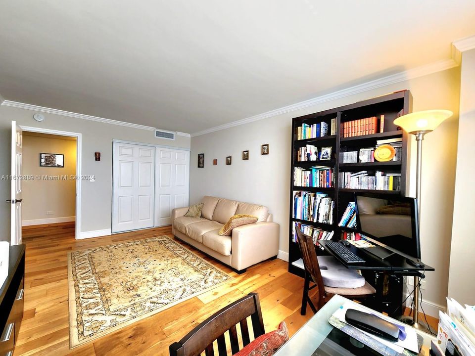 Recently Sold: $799,000 (3 beds, 3 baths, 1890 Square Feet)