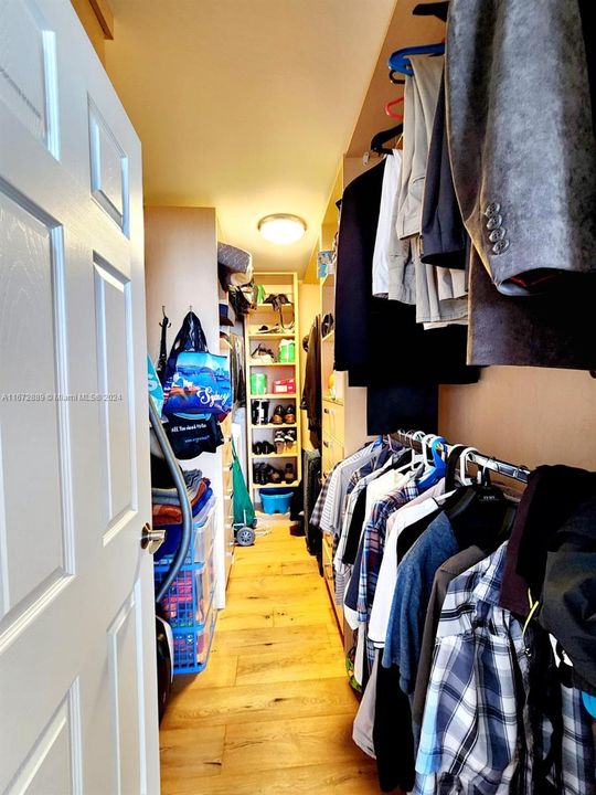 Recently Sold: $799,000 (3 beds, 3 baths, 1890 Square Feet)