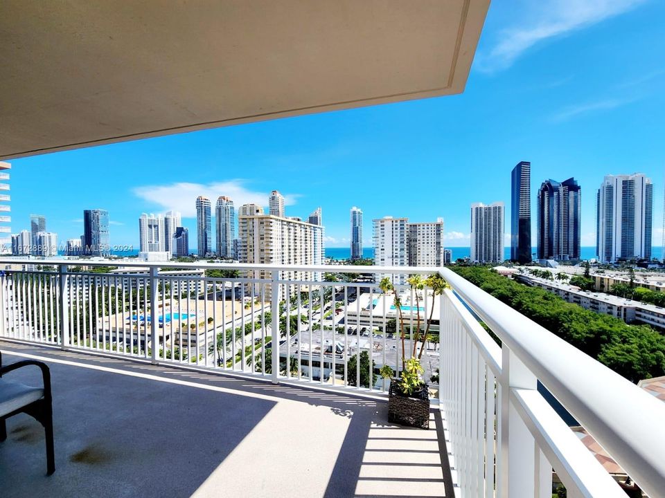 Recently Sold: $799,000 (3 beds, 3 baths, 1890 Square Feet)