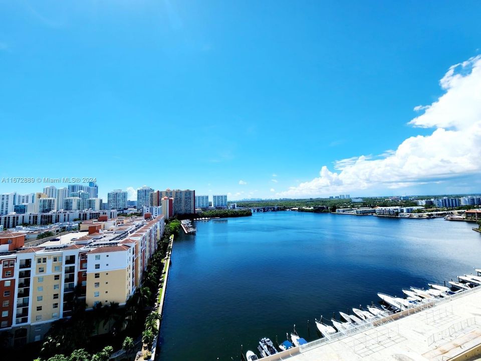 Recently Sold: $799,000 (3 beds, 3 baths, 1890 Square Feet)