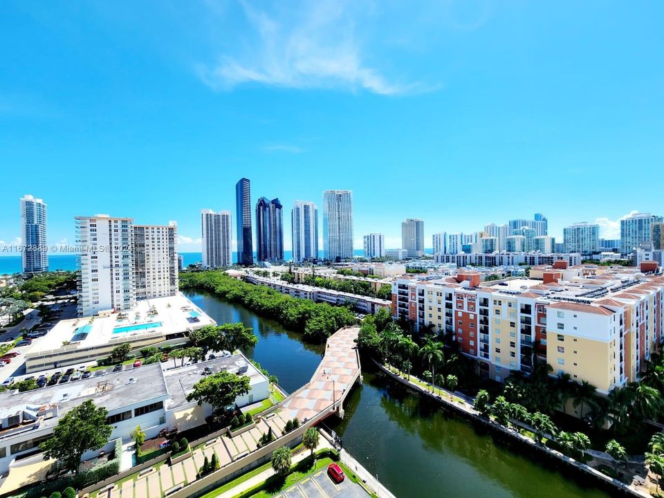 Recently Sold: $799,000 (3 beds, 3 baths, 1890 Square Feet)