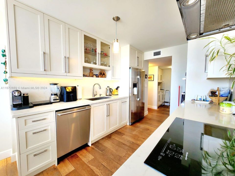 Recently Sold: $799,000 (3 beds, 3 baths, 1890 Square Feet)