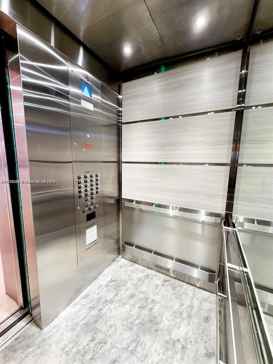 Recently Sold: $799,000 (3 beds, 3 baths, 1890 Square Feet)