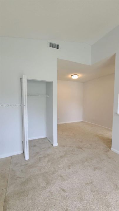 For Sale: $242,000 (2 beds, 2 baths, 807 Square Feet)