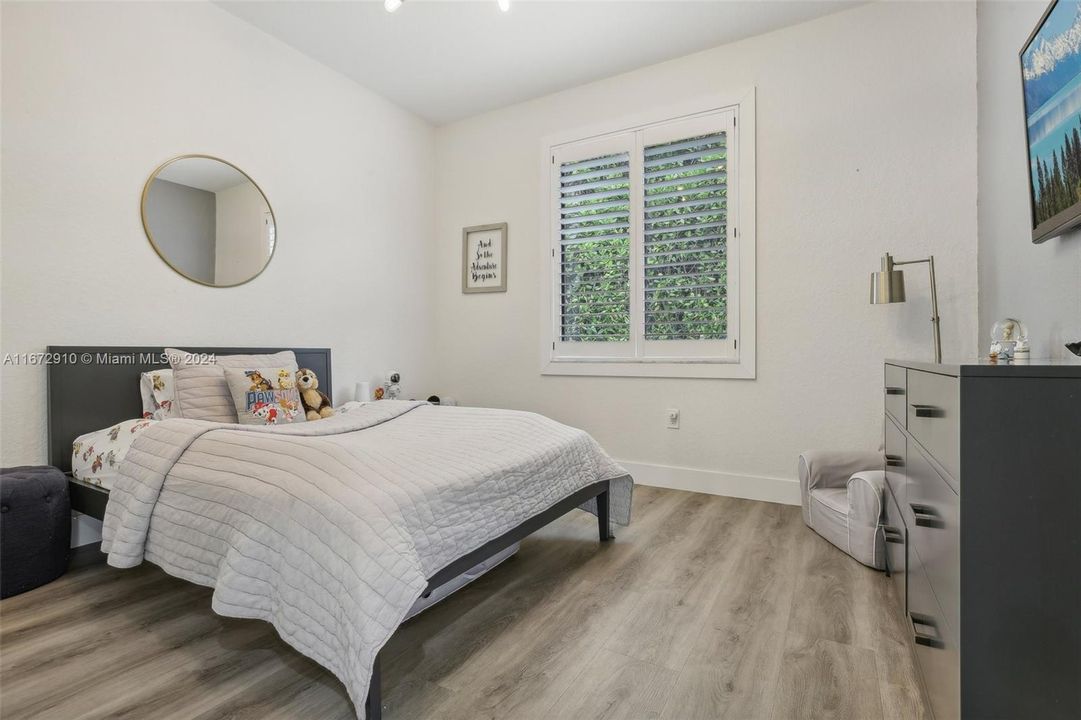 Bedroom with Walk-in Closet