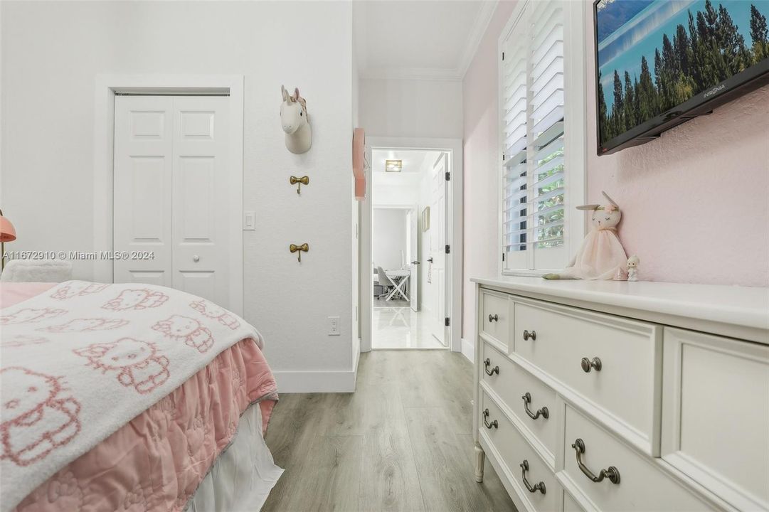 Bedroom with Walk-in Closet