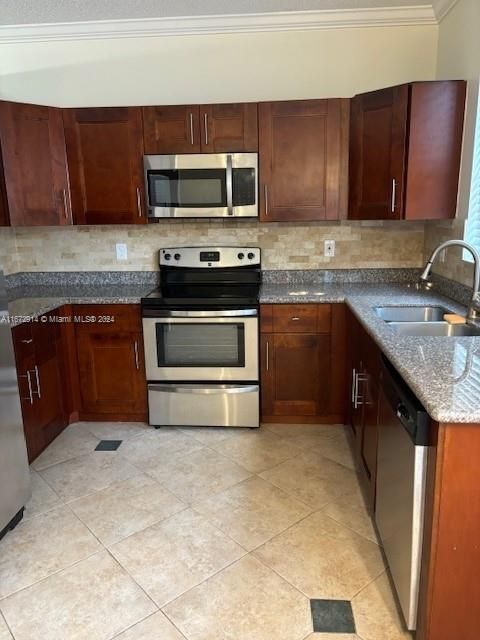 For Rent: $4,000 (3 beds, 3 baths, 1784 Square Feet)