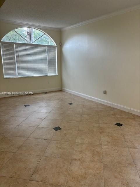 For Rent: $4,000 (3 beds, 3 baths, 1784 Square Feet)