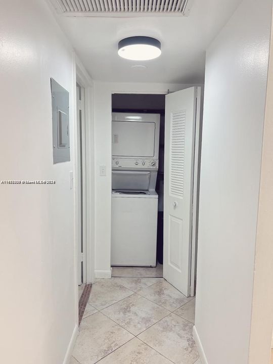 For Rent: $1,799 (1 beds, 1 baths, 650 Square Feet)