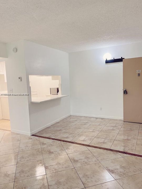 For Rent: $1,799 (1 beds, 1 baths, 650 Square Feet)