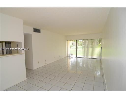 For Rent: $1,799 (1 beds, 1 baths, 650 Square Feet)