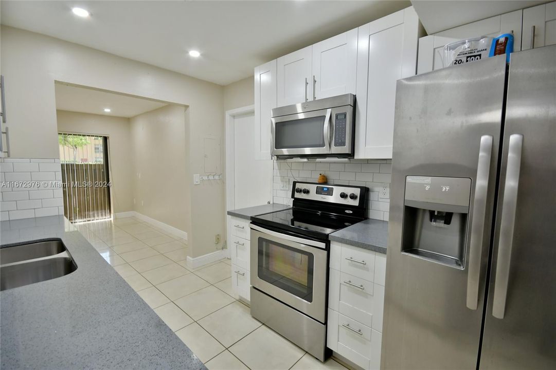 For Sale: $390,000 (3 beds, 1 baths, 1351 Square Feet)