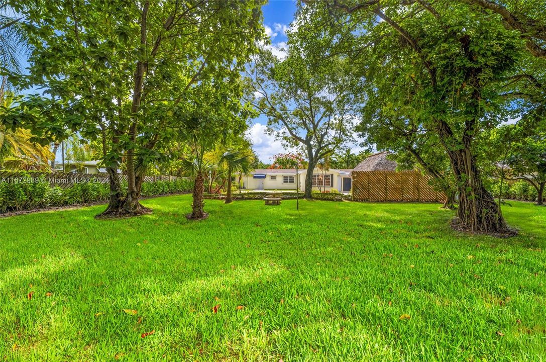 For Sale: $2,190,000 (3 beds, 2 baths, 2936 Square Feet)