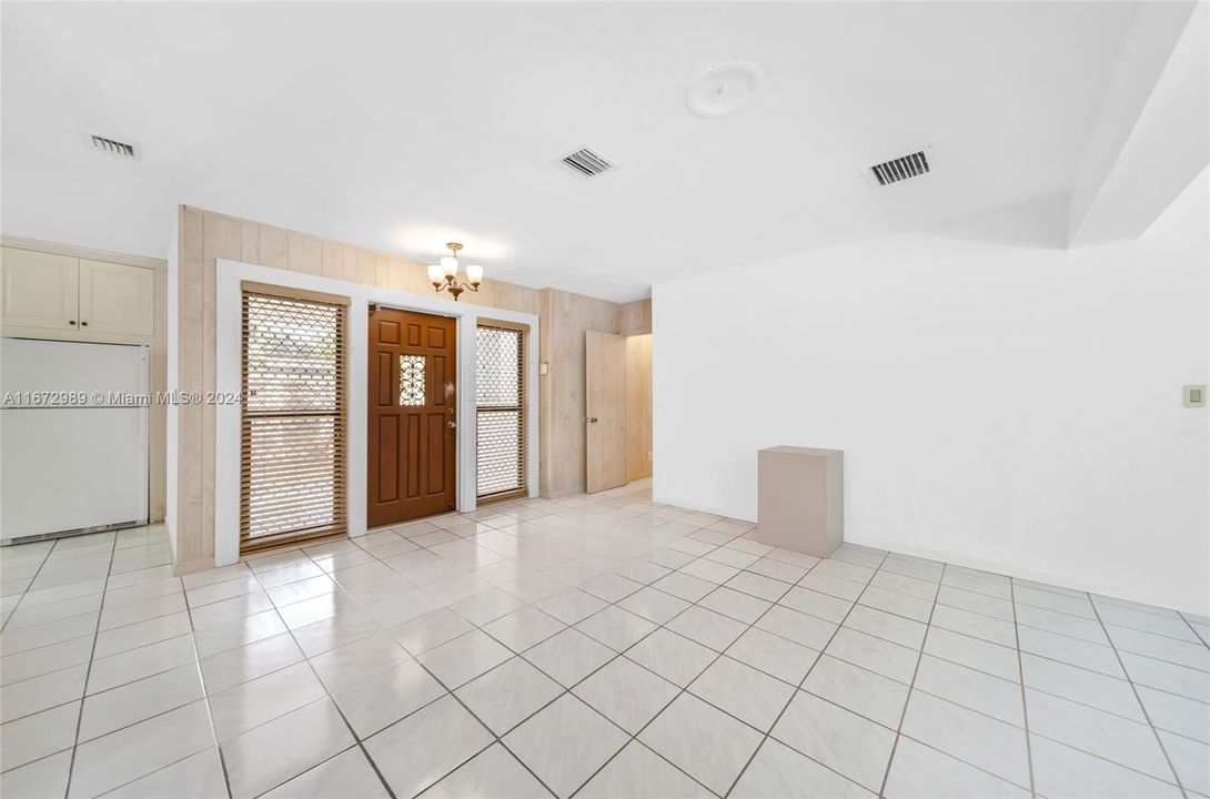 For Sale: $2,190,000 (3 beds, 2 baths, 2936 Square Feet)